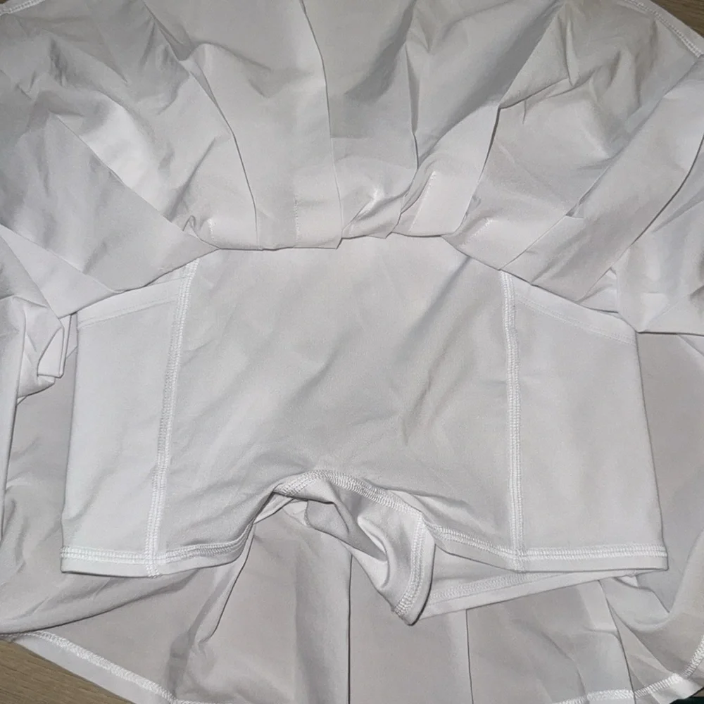 Alo pleated tennis skirt